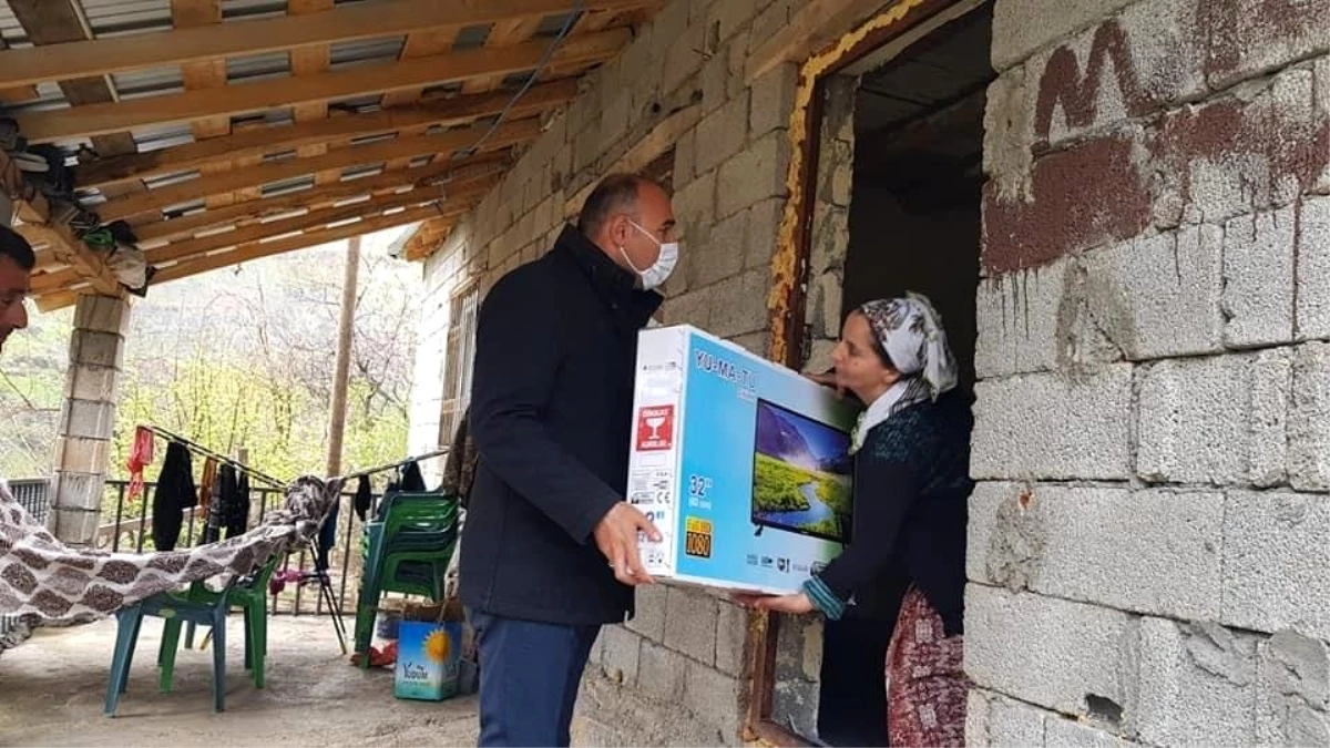 Çukurca Belediyesinden 10 aileye televizyon