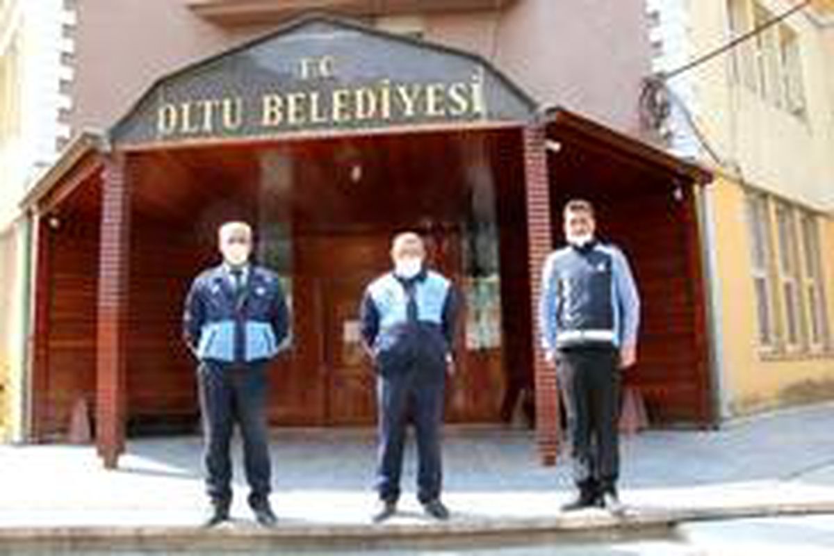 Oltu Zabıta Ekiplerinden örnek davranış