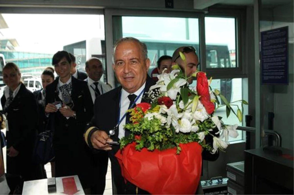 THY\'nin emekli kaptan pilotu Mustafa Özden Türkön, korona virüs nedeniyle hayatını kaybetti