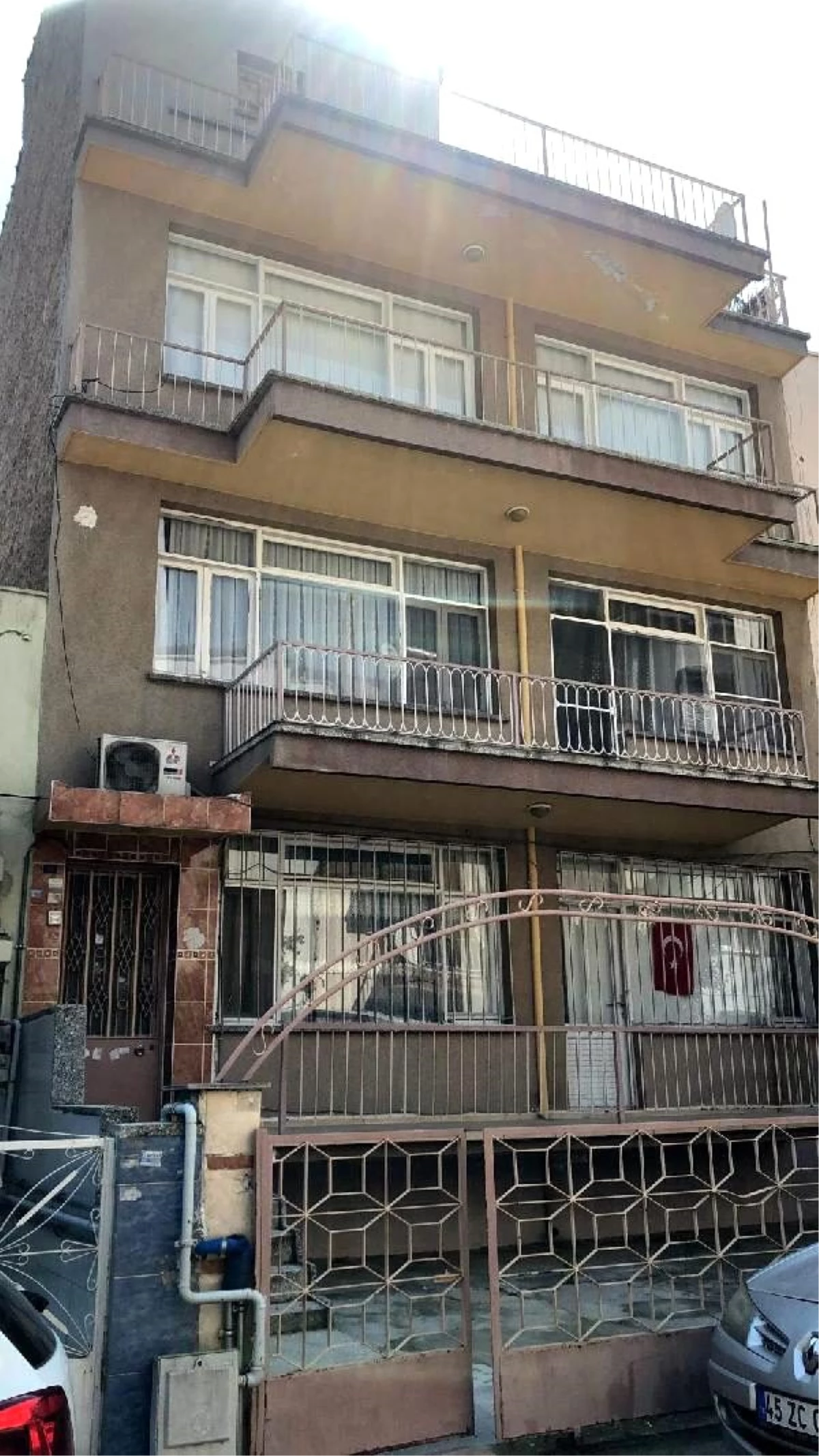 Turgutlu\'da bir apartman koronavirüs karantinasına alındı