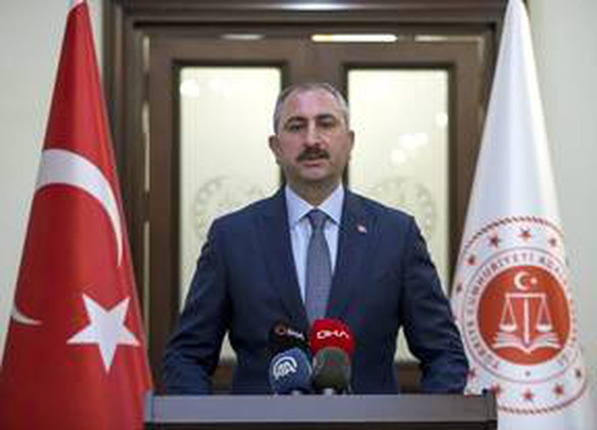 Adalet Bakanı Gül, savcılıklarca Kovid-19 ile bağlantılı, son bir ayda 71 ilde 1097 kişi hakkında...