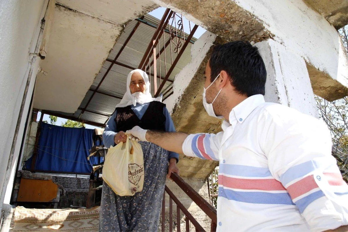 Döşemealtı\'nda 4 bin 330 ücretsiz ekmek dağıtıldı