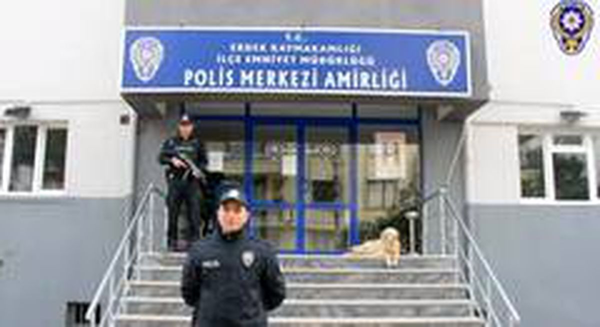 Erdek polisinden \'Evde Kal\' klibi