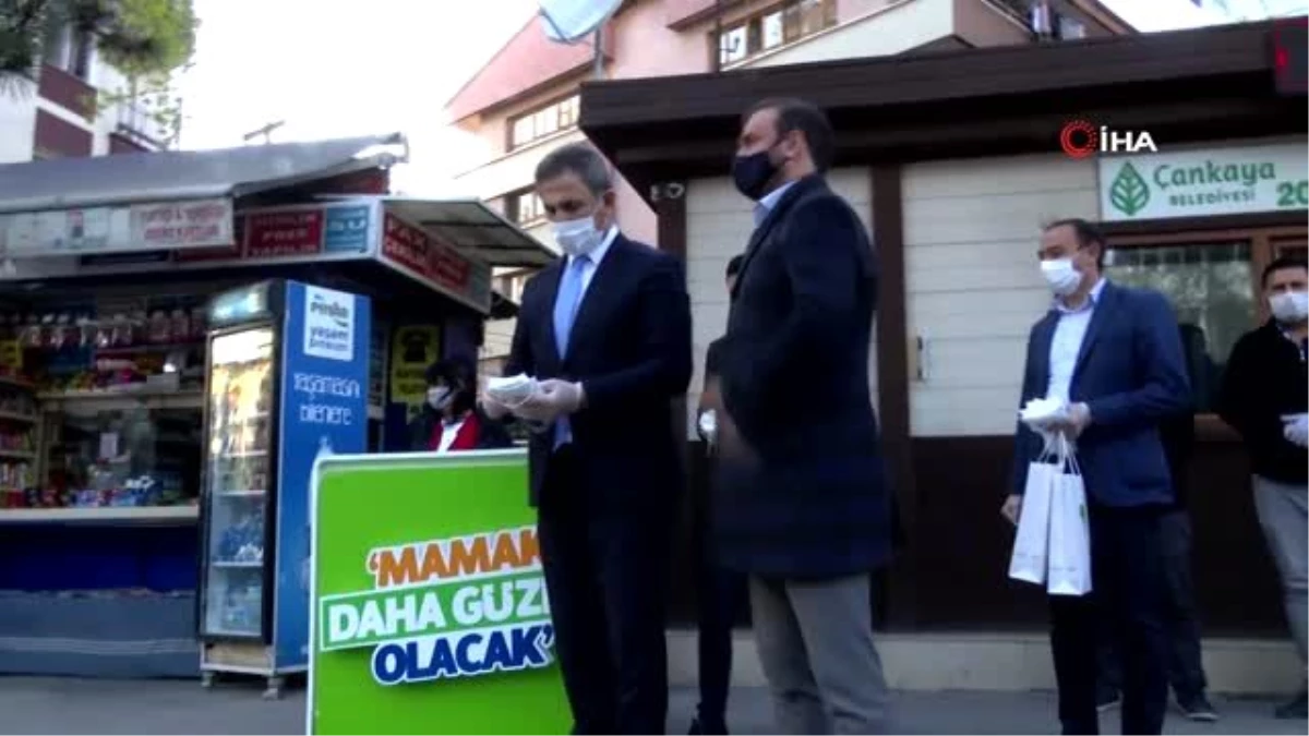 Mamak\'ta yeni hafta maske dağıtımı ile başladı