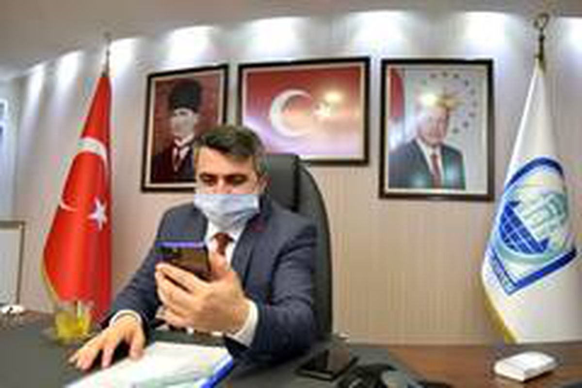Uzaktan eğitim alamayan çocuğa Yıldırım Belediye Başkanı\'ndan uydu cihazı