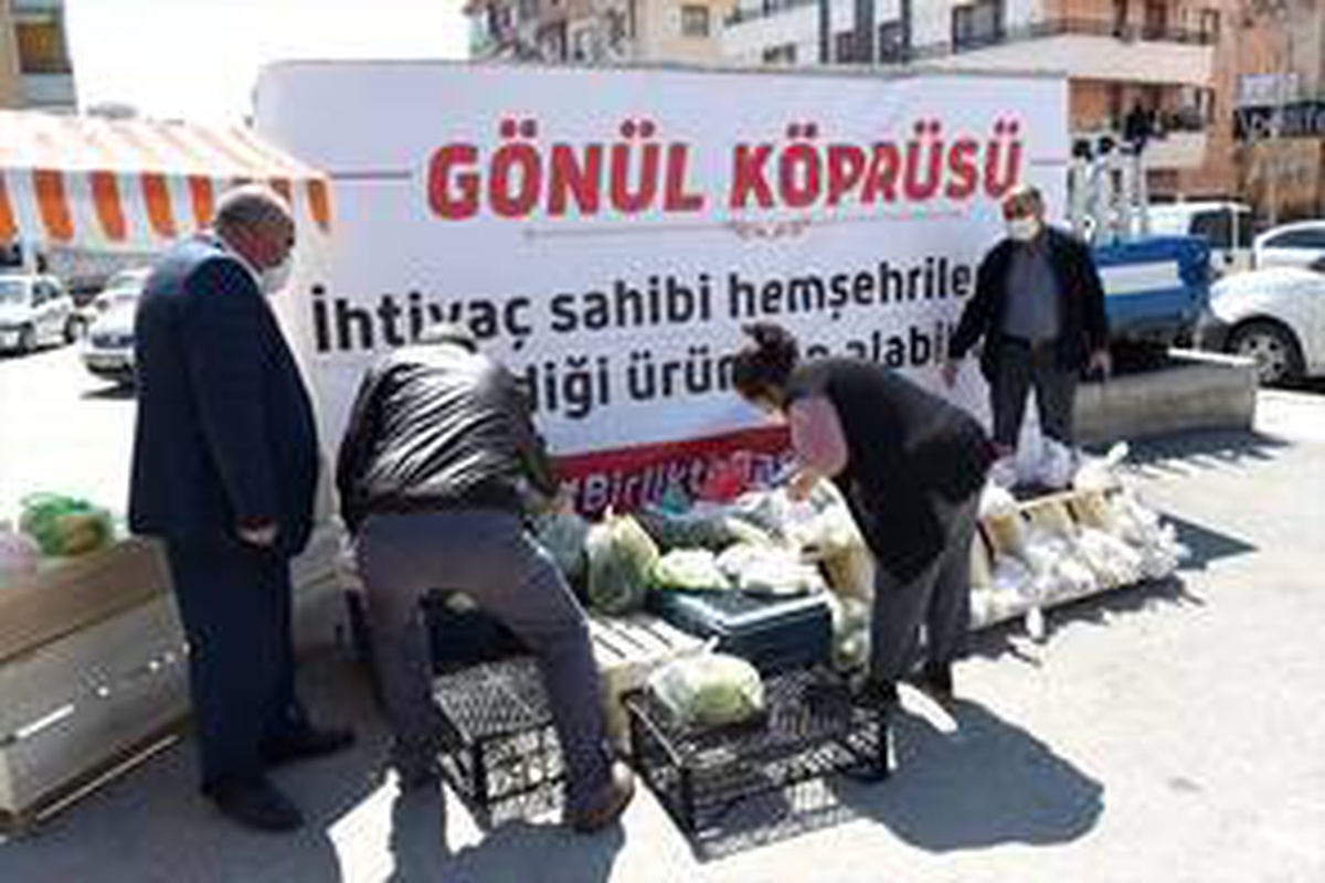 Altındağ\'daki semt pazarında "Gönül Köprüsü" standı açıldı