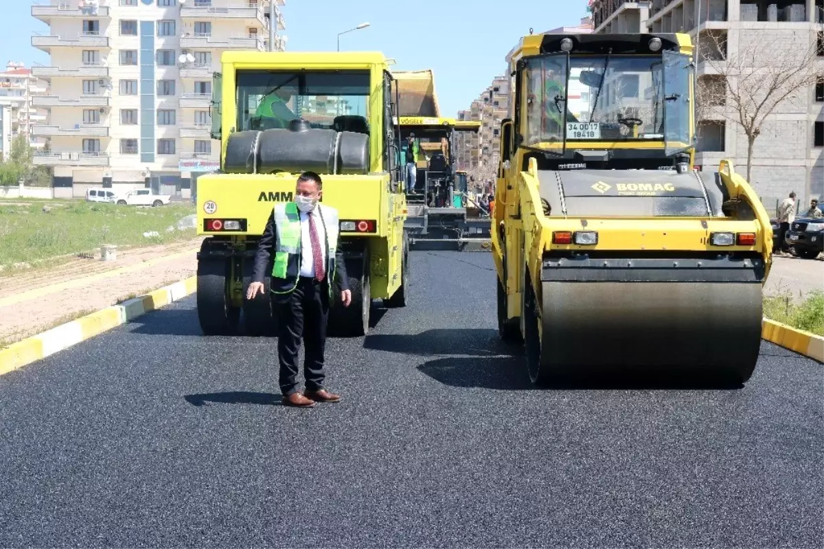 Bağlar Belediyesi korona virüs tedbirlerini alarak asfalt çalışmalarına başladı