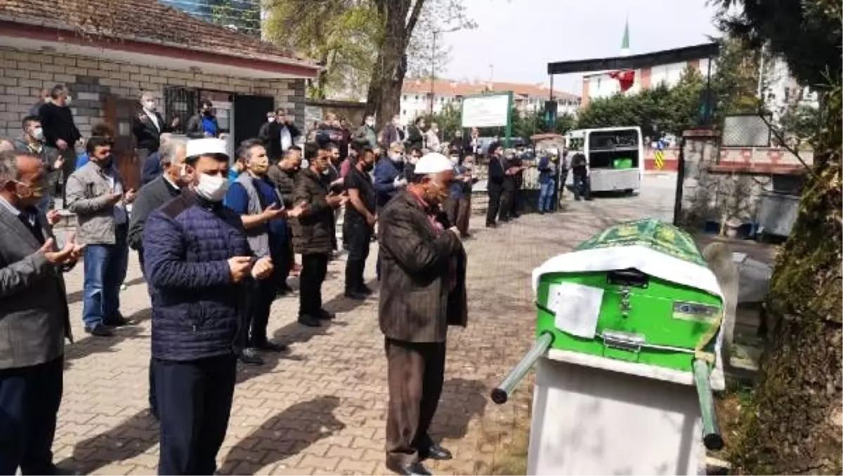 Bursalı Kıbrıs gazisinin cenazesinde sosyal mesafe