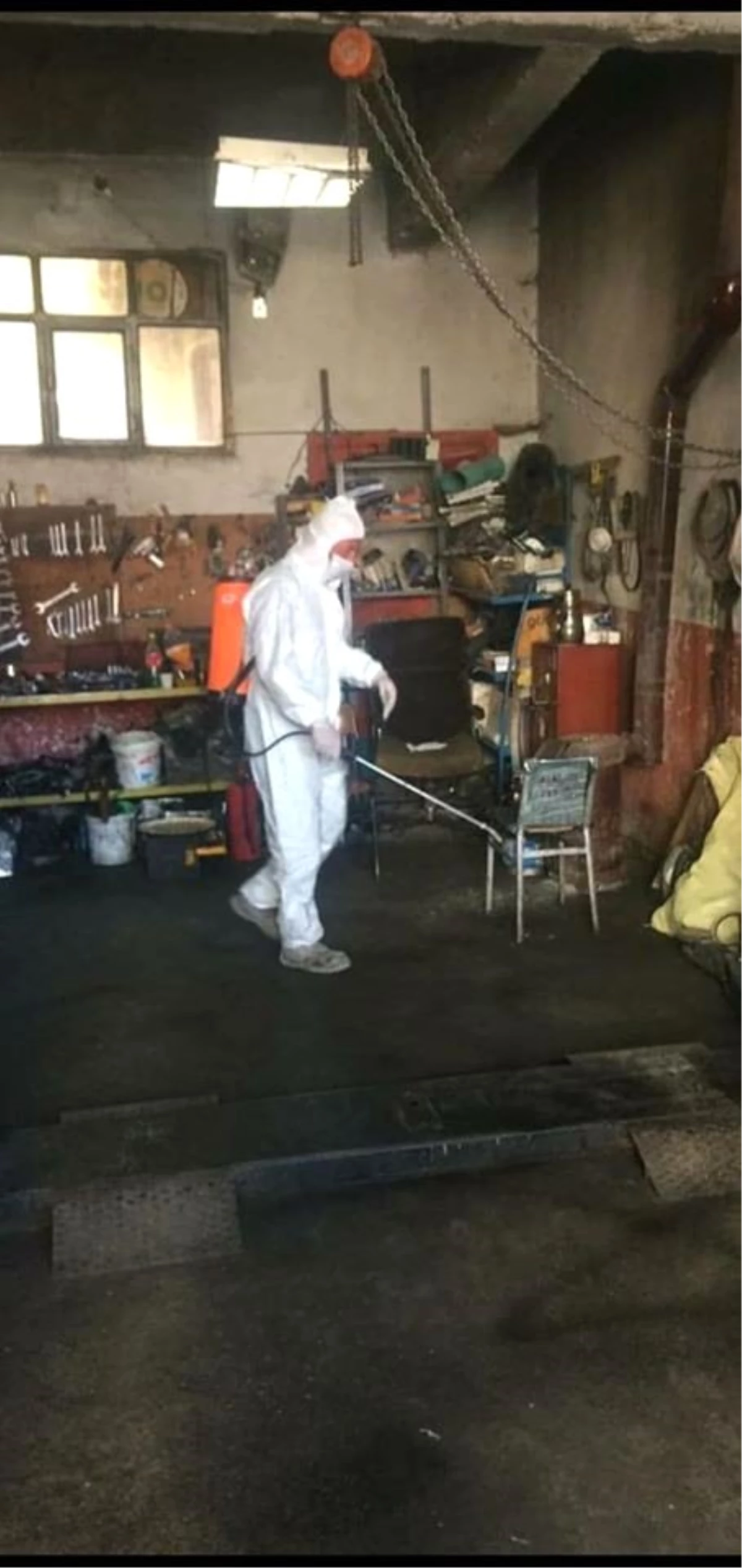 Dumlupınar\'da işyerlerinin tamamı ve marketler dezenfekte edildi