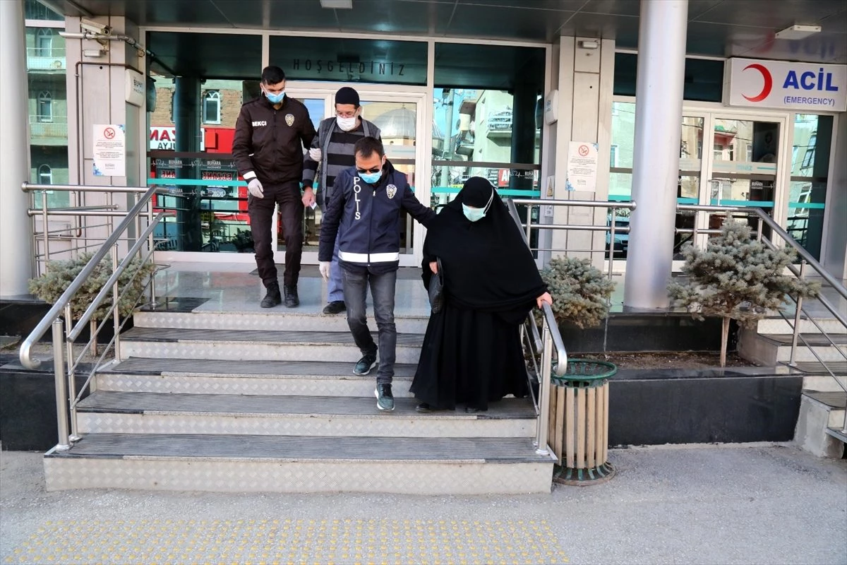 Erzurum\'da sağlık sorunları yaşayan bazı yaşlılar polislerce hastaneye götürüldü