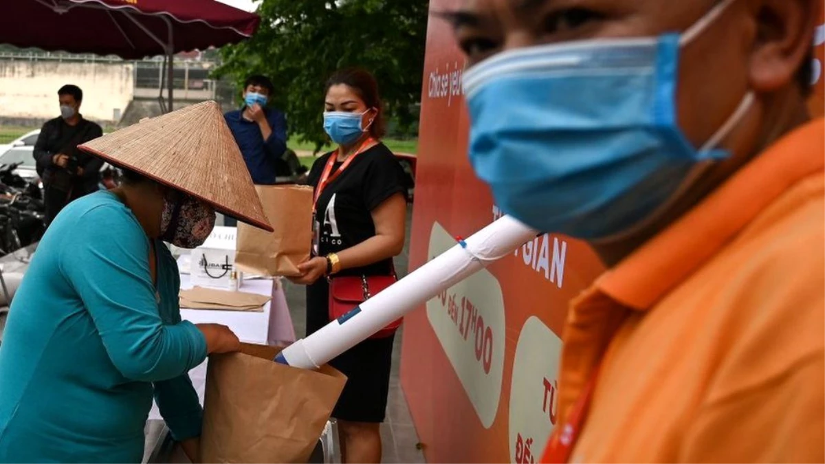 Koronavirüs: Vietnam\'da yoksullar için \'pirinç ATM\'leri\' kuruldu