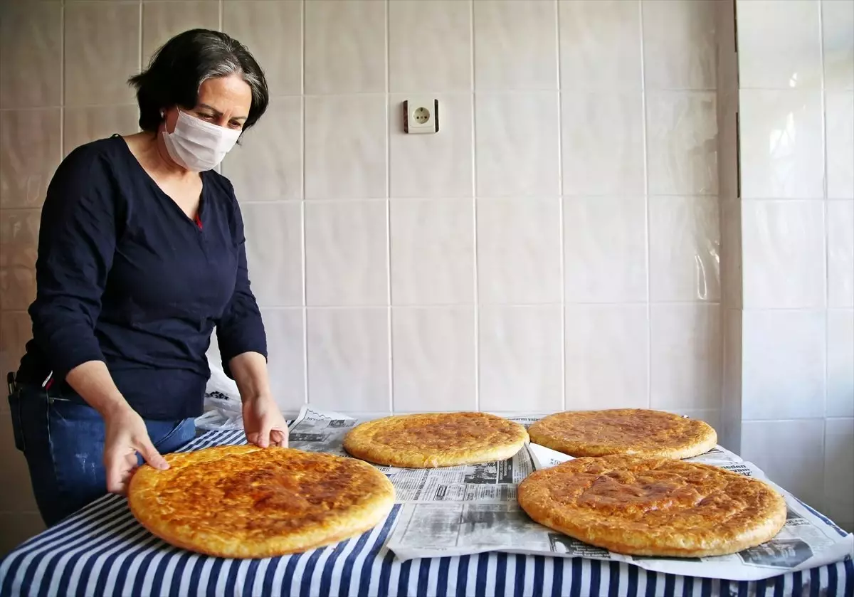 Manisalı kadından sağlıkçılar ve polislere kete ikramı