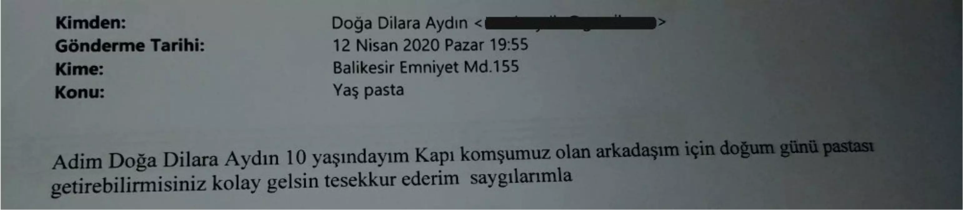 Polisten evde kalan kız çocuğuna doğum günü sürprizi