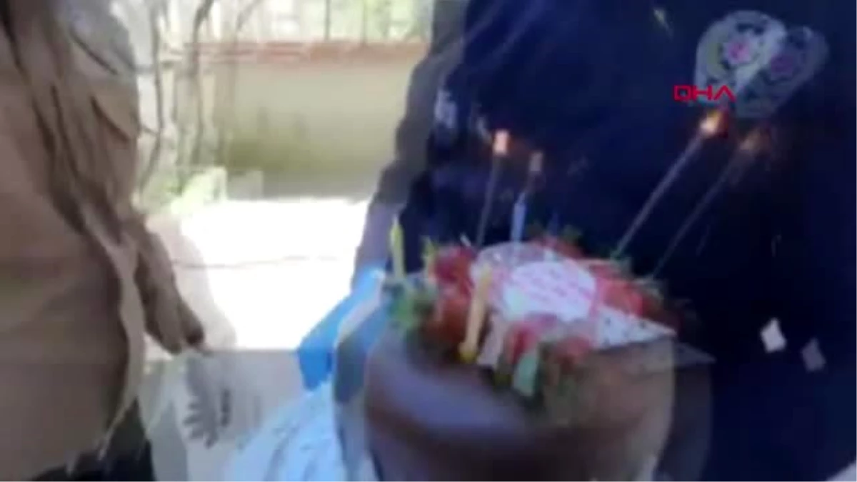 TOKAT Kızları istedi, polis ekipleri Mustafa amcaya doğum günü sürprizi yaptı