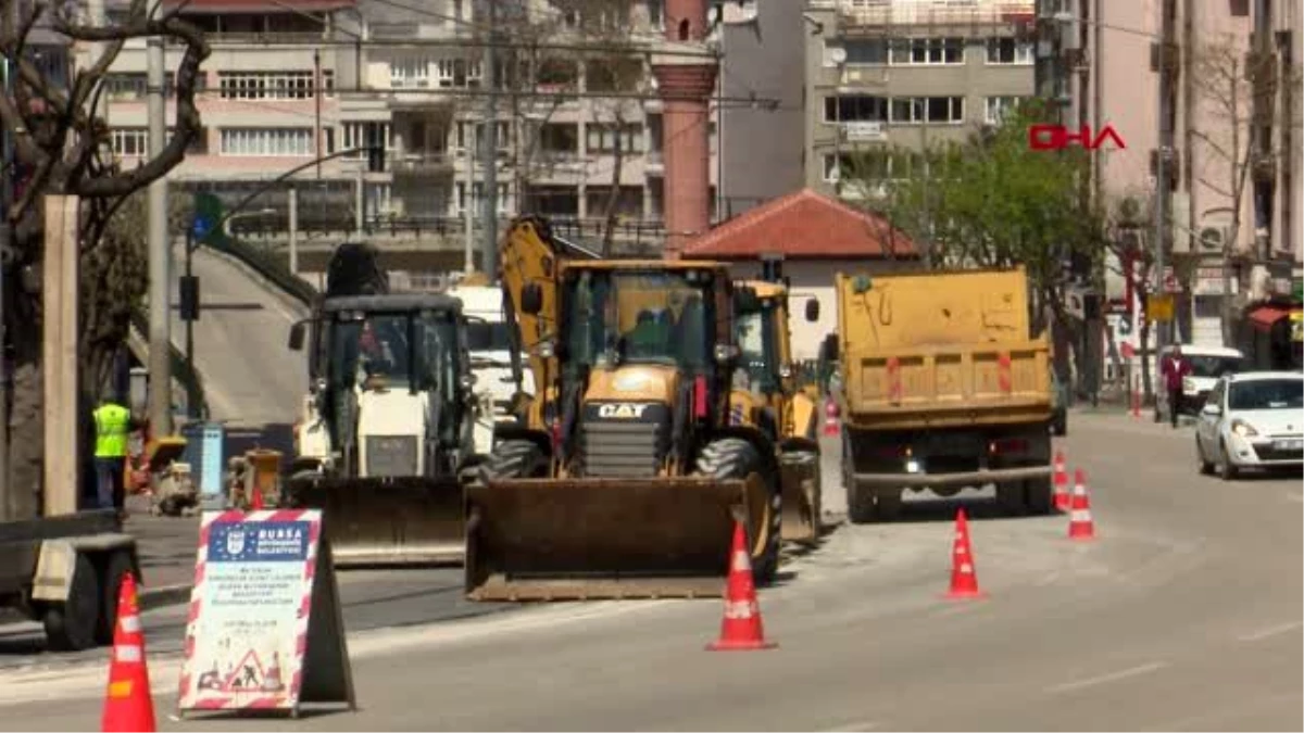 Tramvay yolunda hummalı çalışma