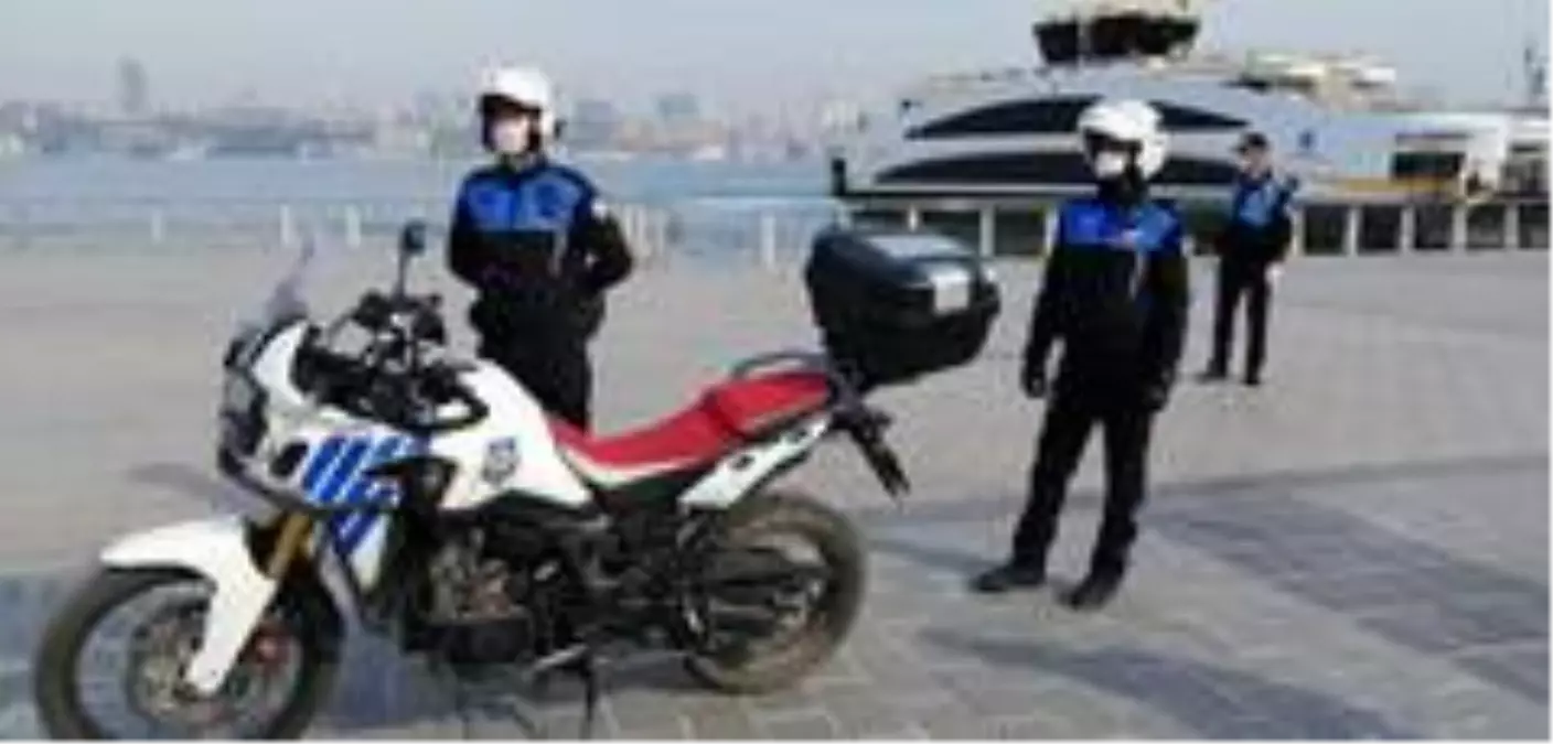 Üsküdar sahilde yasağa uymayan vatandaşlara drone\'lu denetim