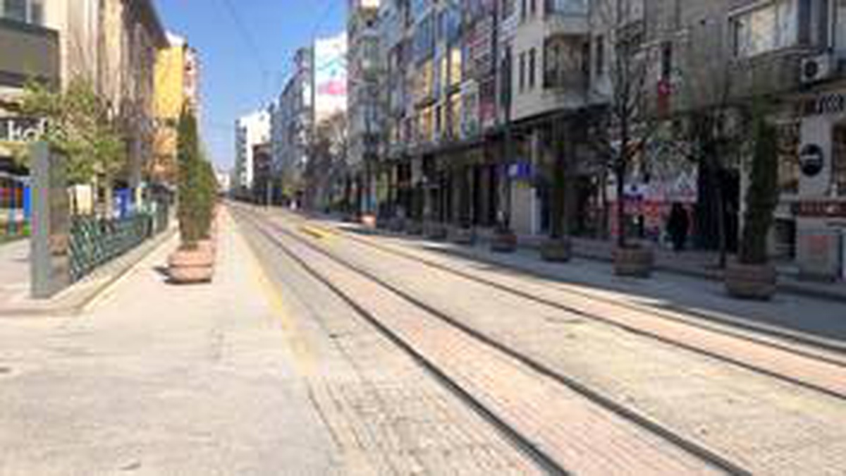 Bursa, Yalova, Eskişehir ve Bilecik\'te "Evde kal" çağrısına uyuluyor