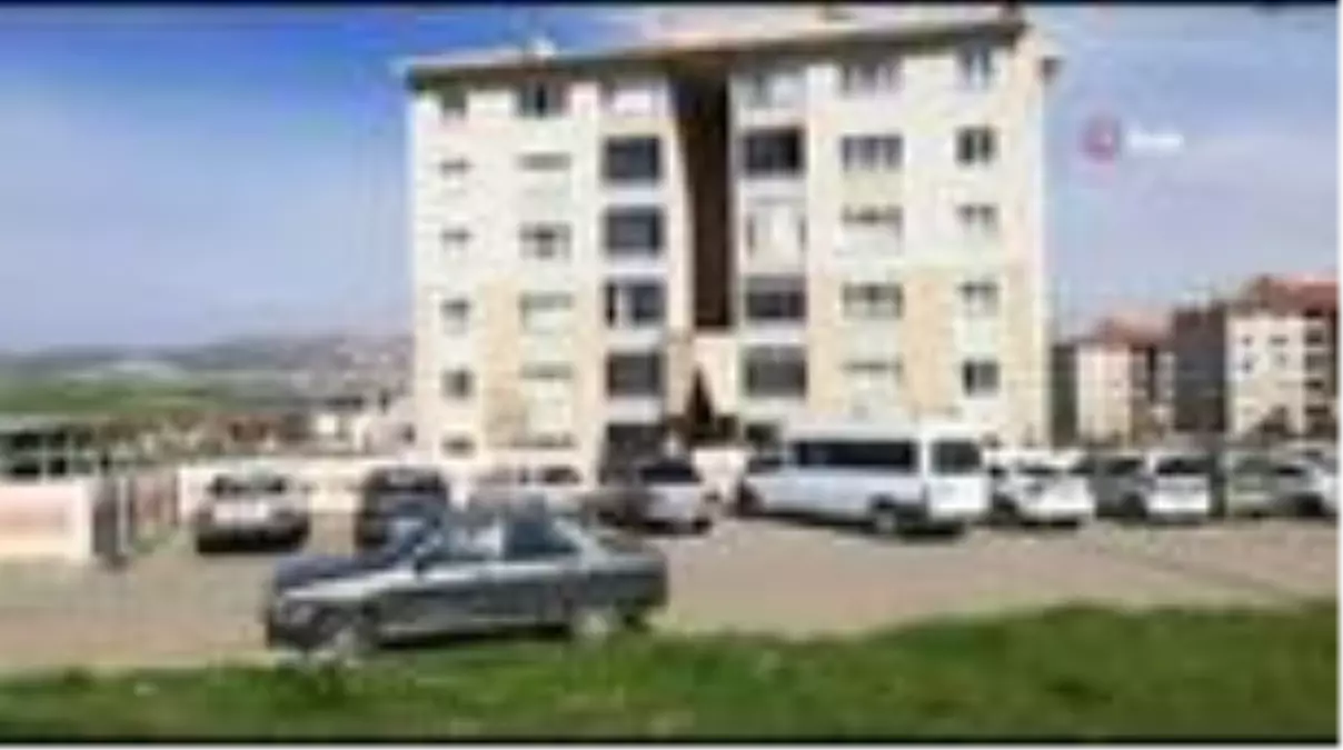 Elazığ\'ın Palu ilçesinde bir bina karantinaya alındı