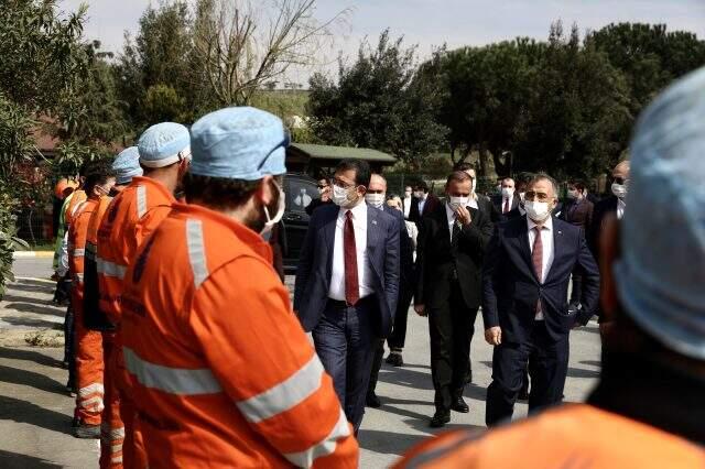 İmamoğlu: Böyle bir dönemde ülkenin gündemi beni çileden çıkarıyor İmamoğlu: Böyle bir dönemde ülkenin gündemi beni çileden çıkarıyor