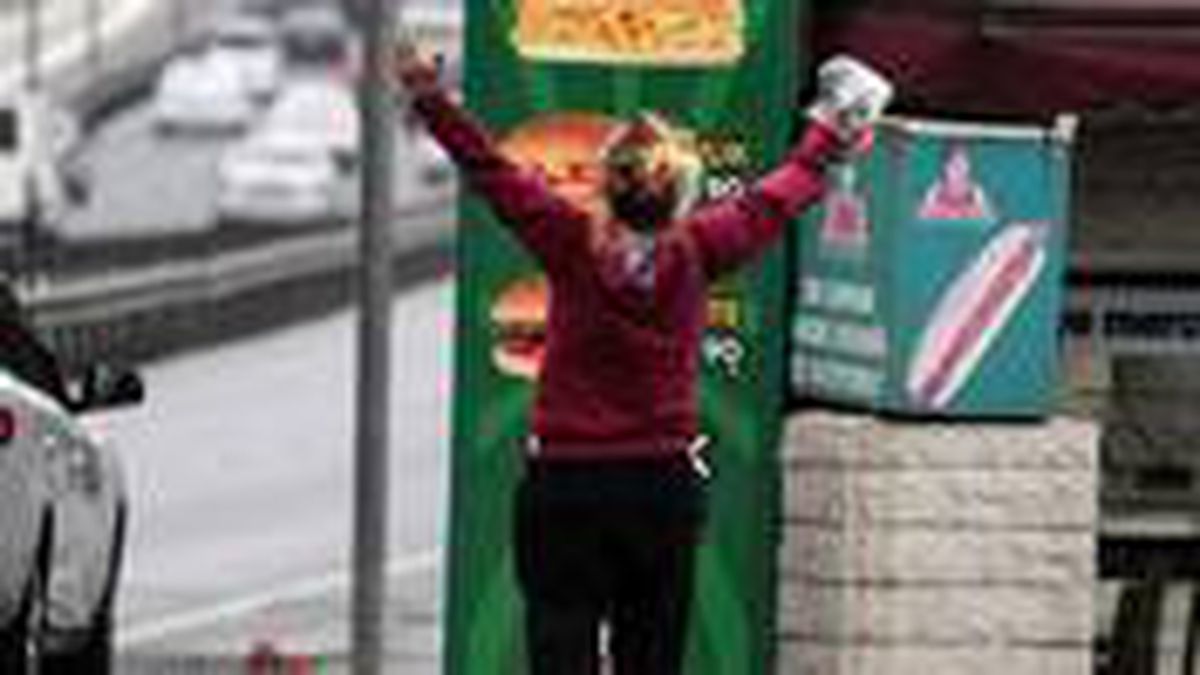 İnfaz düzenlemesiyle cezaevinden çıkan kadın mahkumun sevinci dikkat çekti