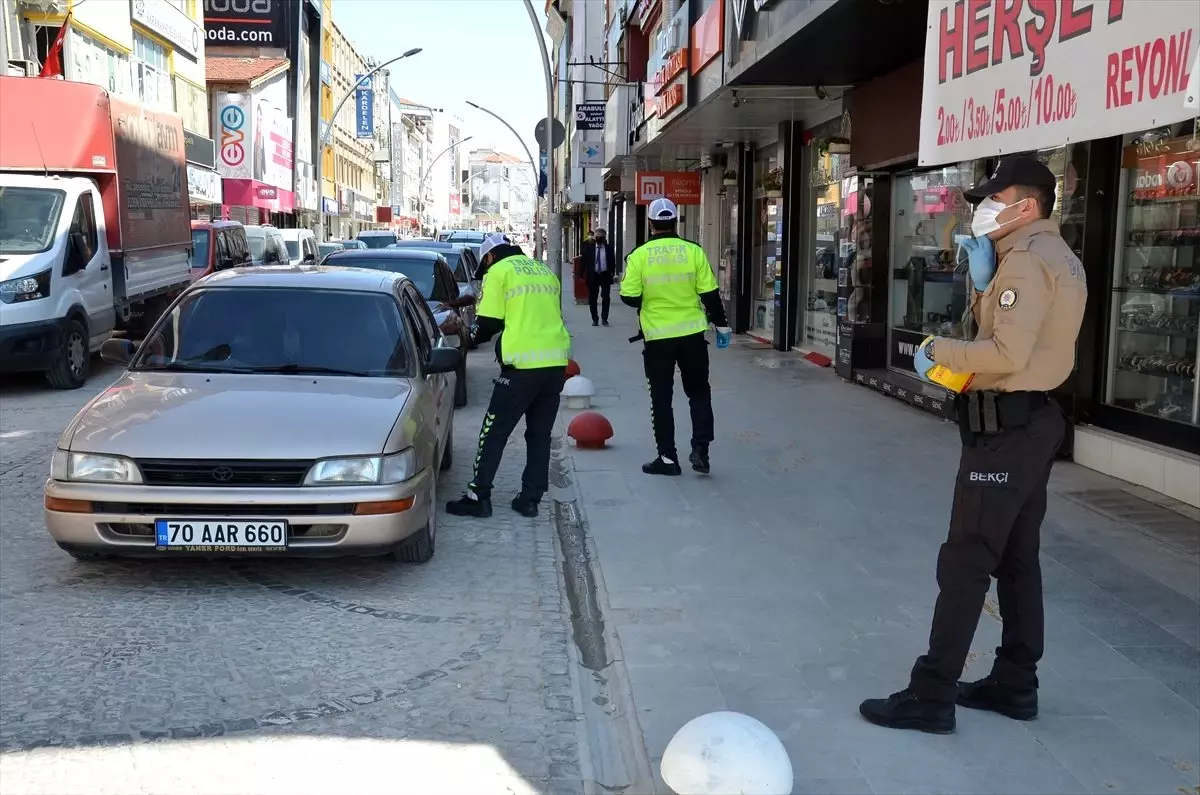 Karaman\'da vatandaşlara maske dağıtıldı