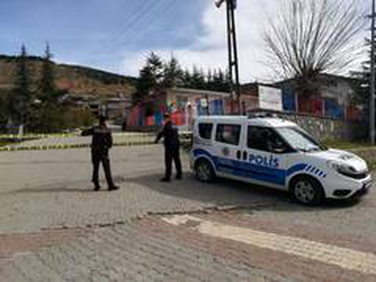 Sincik ilçesinde 6 ailenin yaşadığı caddeye karantina