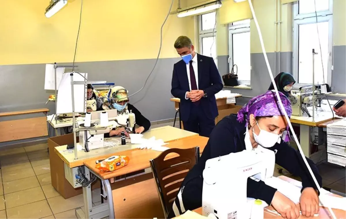 Teknik Lisede günlük 6 bin maske üretiliyor