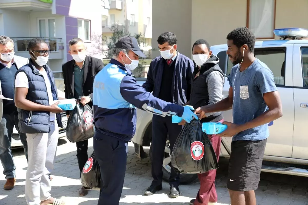 Yabancı uyruklu öğrencilere yemek yardımı