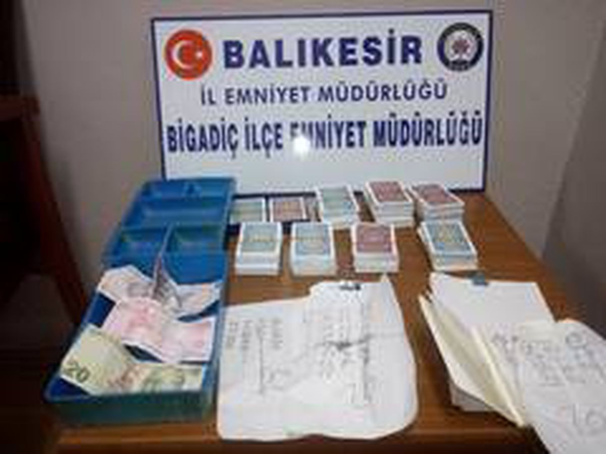 Bigadiç\'te kumarbazlara polis baskını