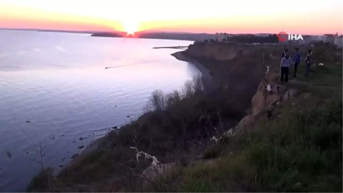 Gün batımını izlerken metrelerce yüksekten düştü