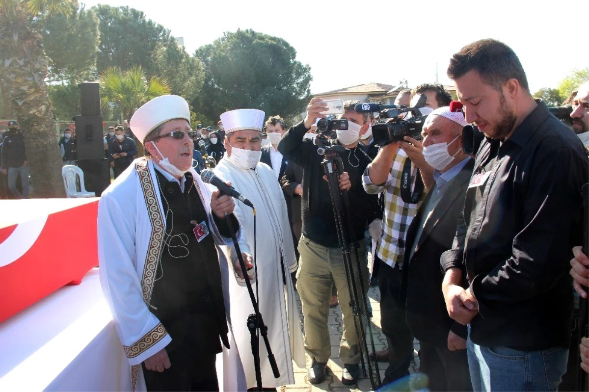 Şehit Fatih Durhan\'ın cenaze namazını kıldıran imam babadan ders gibi sözler