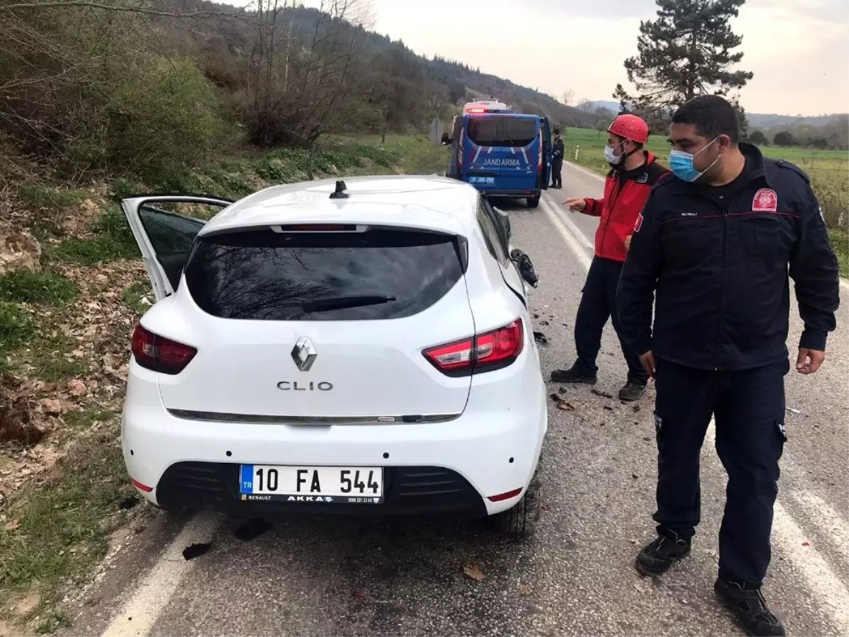 Sındırgı\'da trafik kazası 3 yaralı