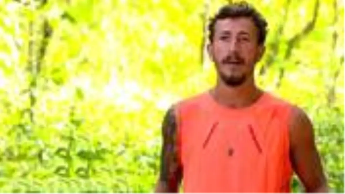 Survivor Berkan\'ın sevgilisiyle çektirdiği pozlar sosyal medyada gündem oldu