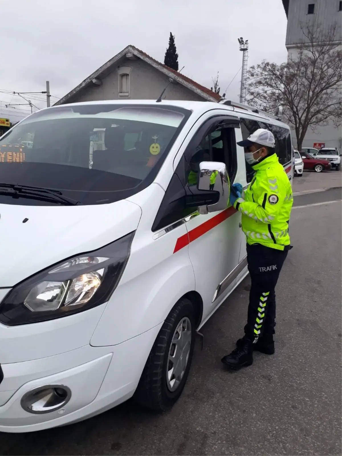 Balıkesir\'de toplu taşımada ve özel araçlarda maske takma zorunluluğu getirildi