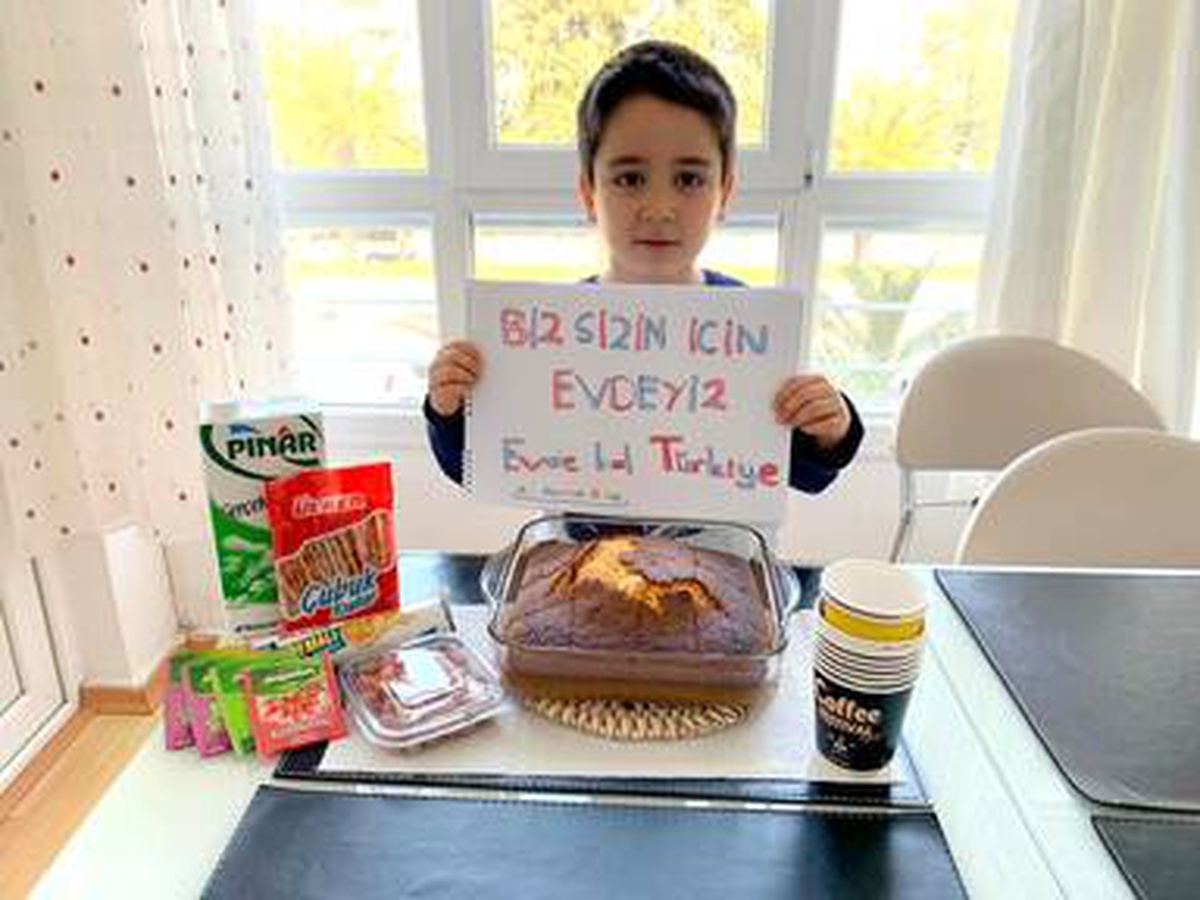Eğitimciler, sağlıkçılar için mutfağa girdi