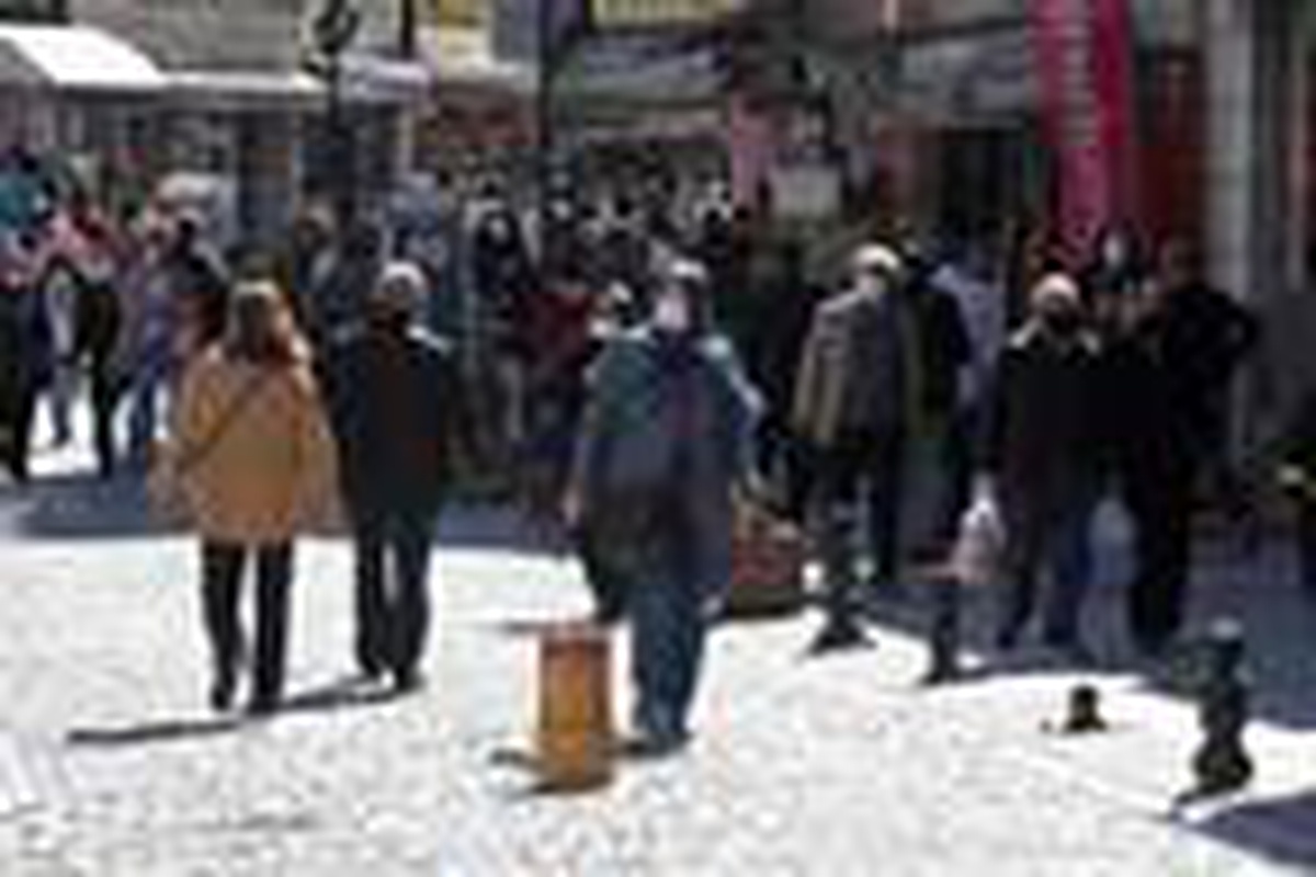 Eskişehir\'de, sokağa çıkma yasağı öncesi hareketlilik