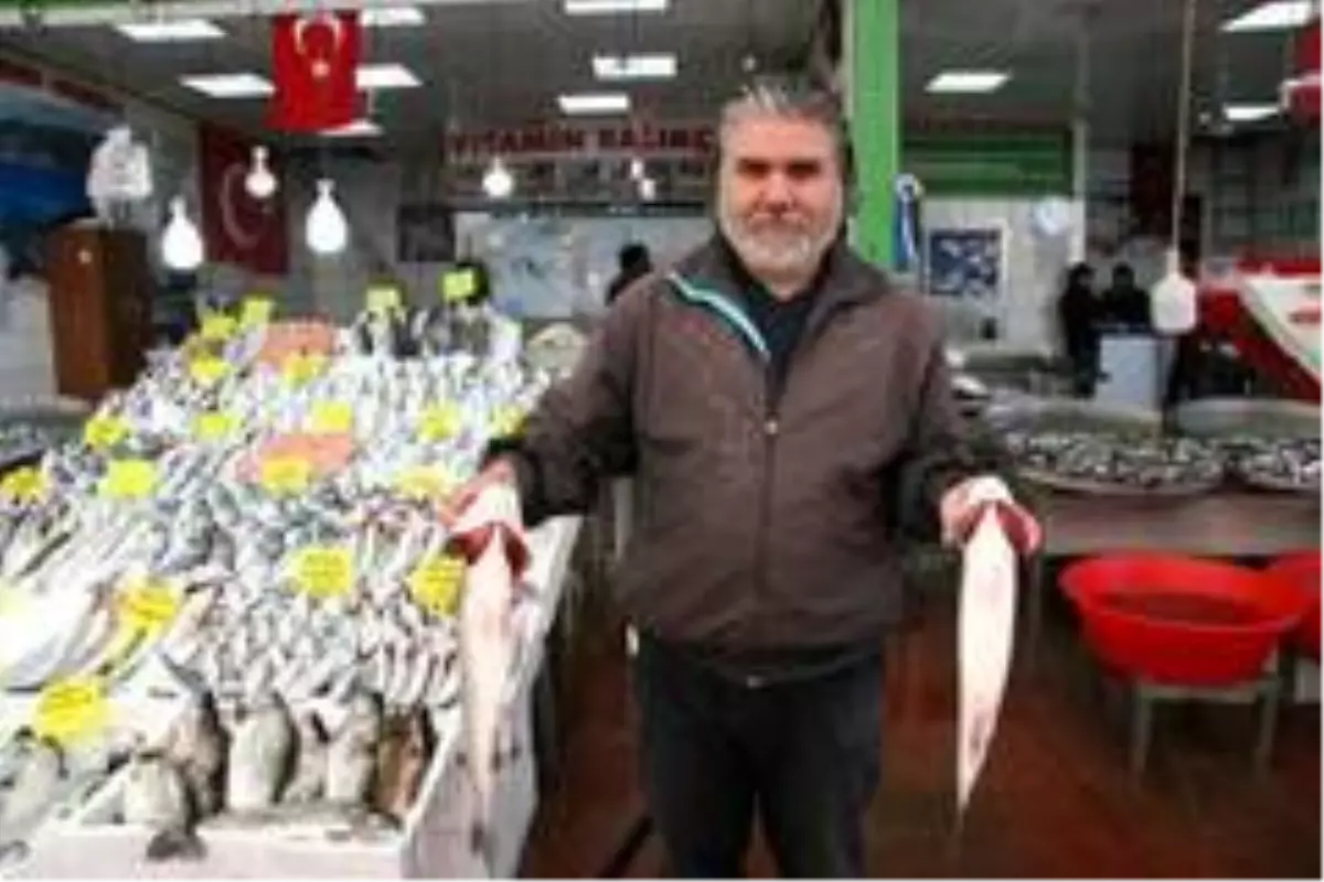 Korona virüse rağmen balık hali esnafı satışlardan memnun