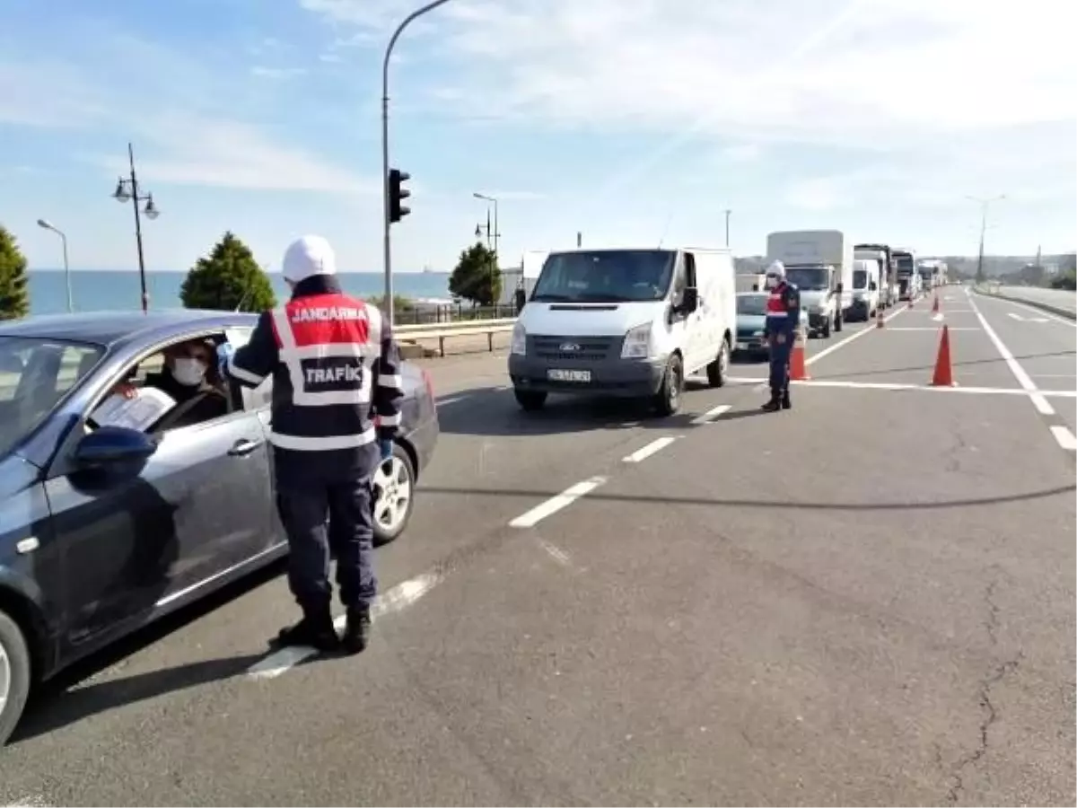 Sokağa çıkma yasağı öncesinde İstanbul-Tekirdağ Karayolu\'nda araç yoğunluğu