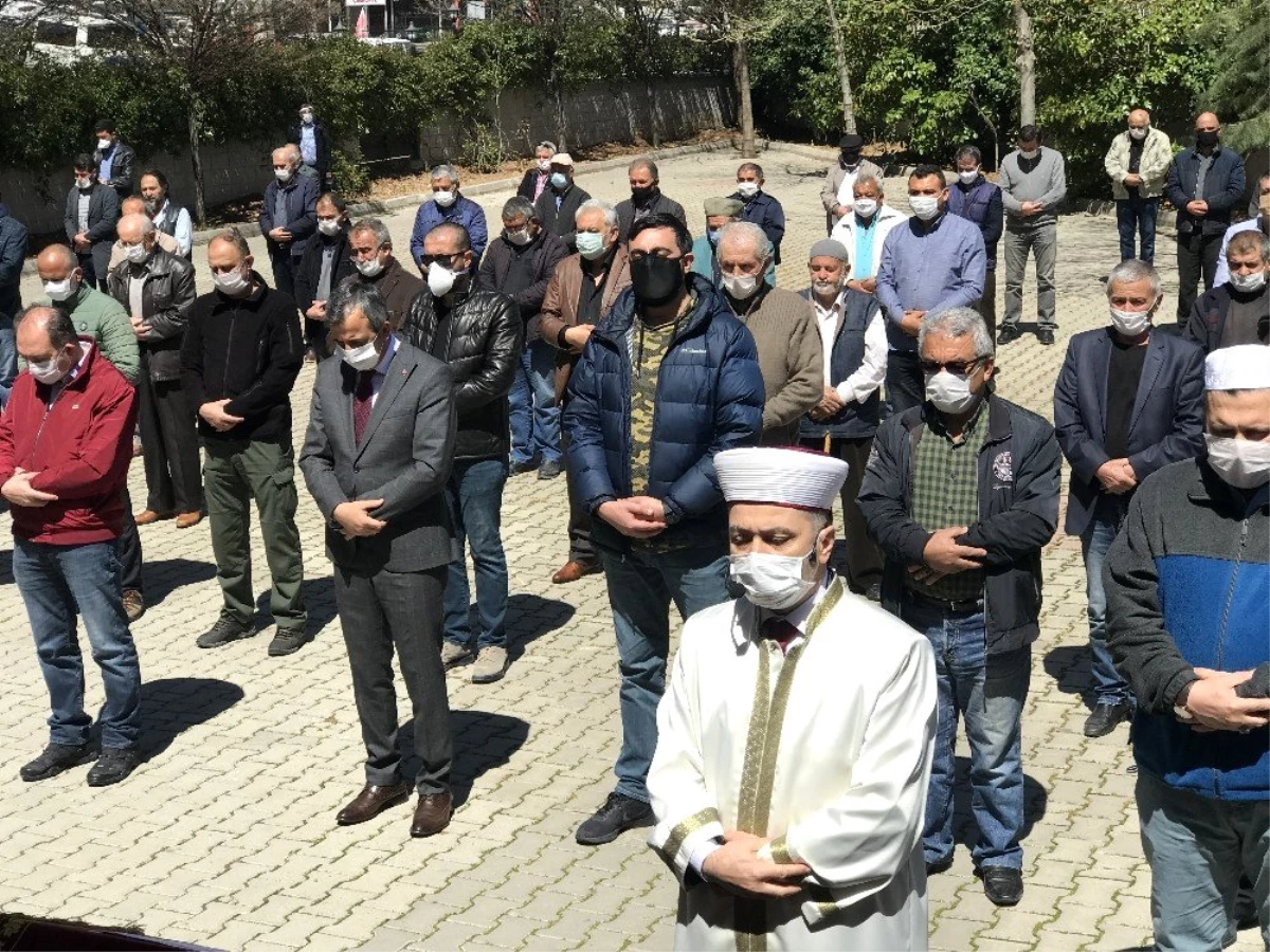 Türk Metal Sendikası Onursal Başkanı Mustafa Özbek toprağa verildi