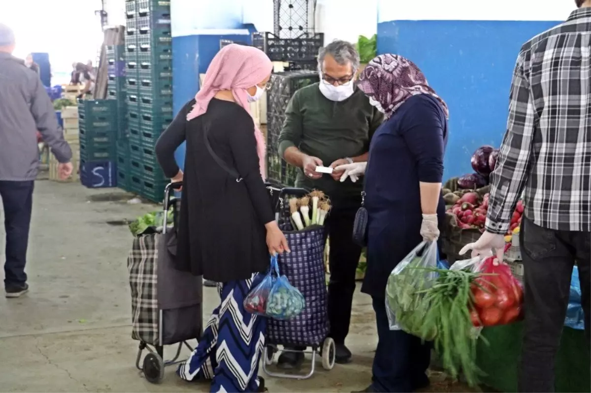 Yasak öncesi pazarda değil pazar çantalarında yoğunluk yaşandı