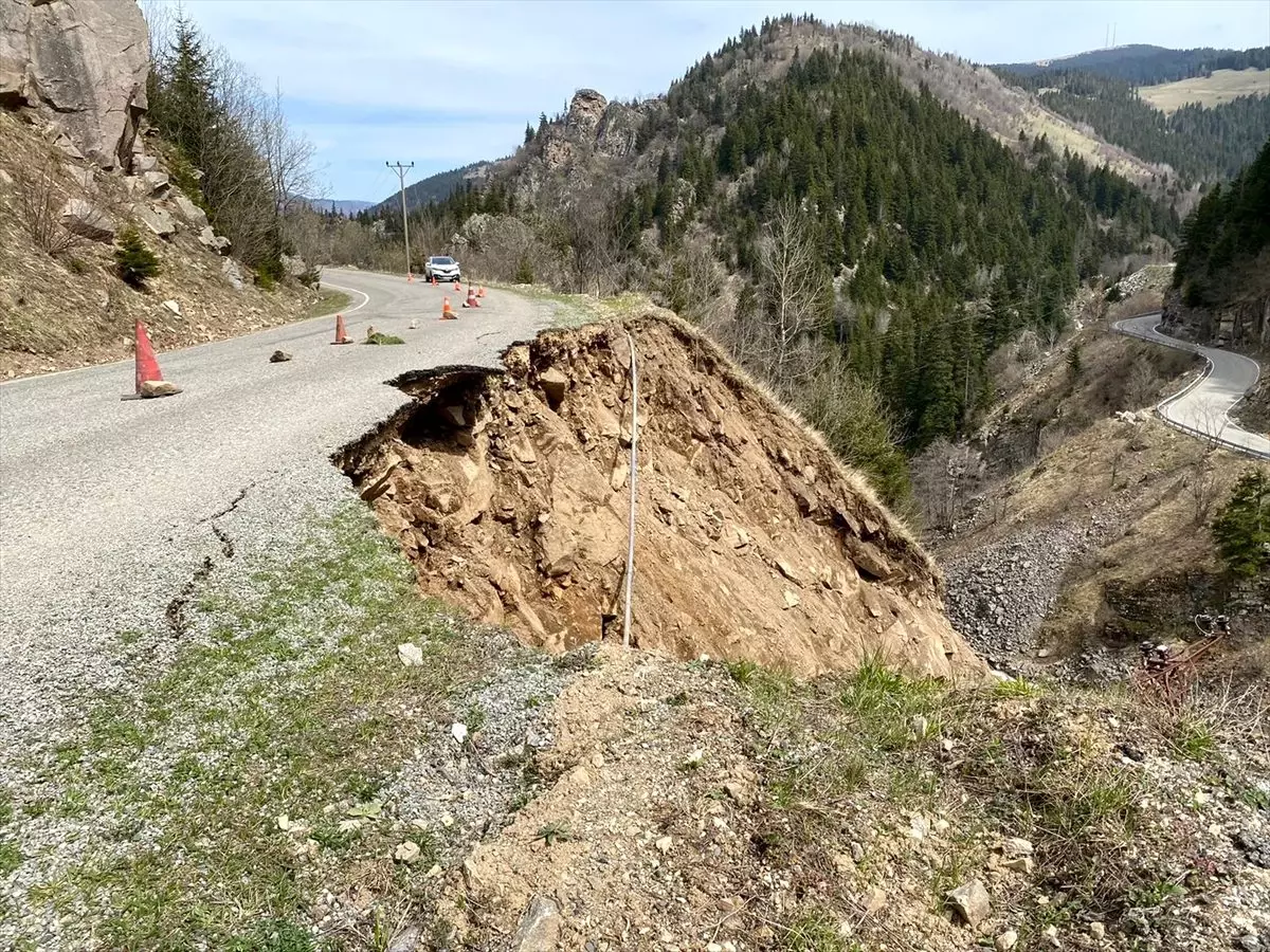 Giresun-Şebinkarahisar kara yolunda heyelan