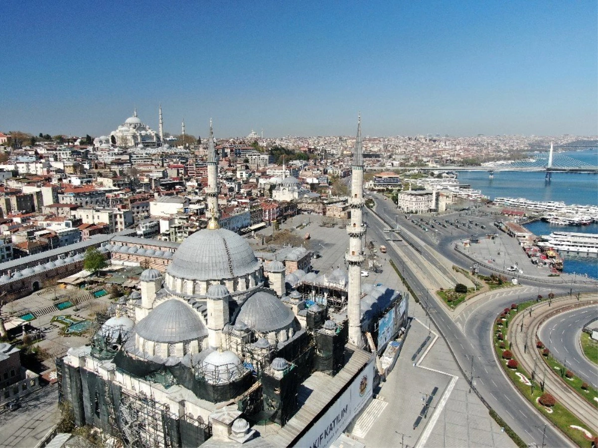 İstanbul\'da tarihi meydanların boş hali havadan görüntülendi