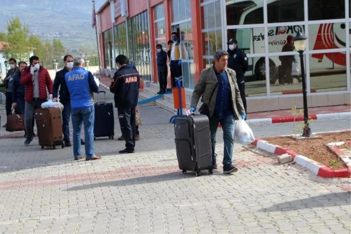 Karantina süreleri dolan 320 kişi Tokat\'tan ayrıldı