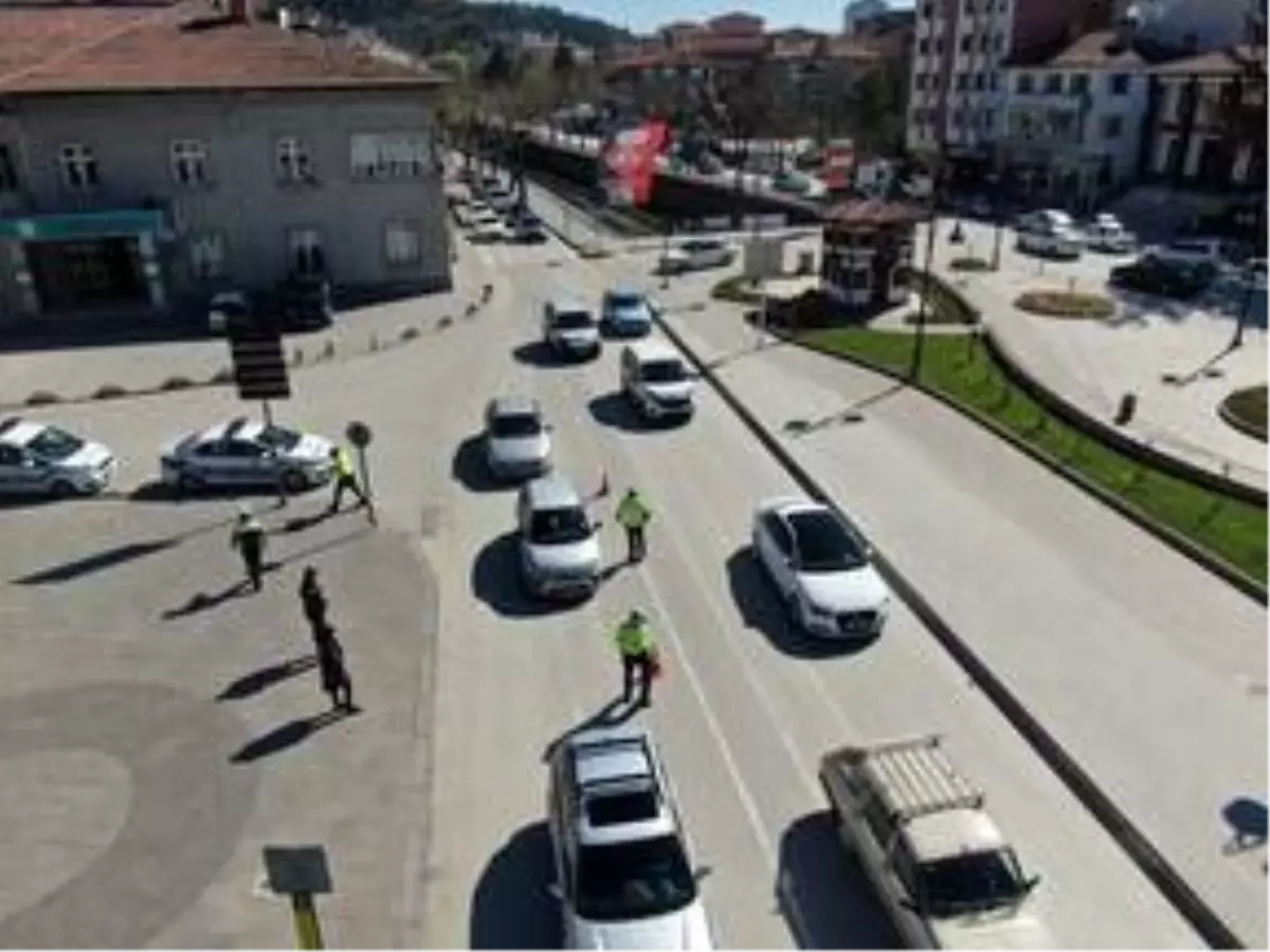 Kastamonu\'da koronavirüs tedbirlerine uymayan 30 kişiye para cezası