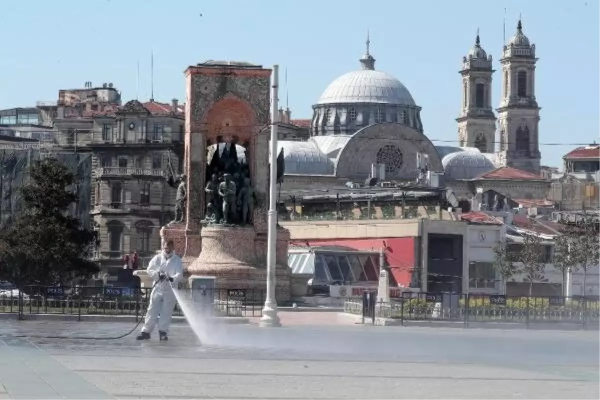 Taksim Meydanı dezenfekte edildi