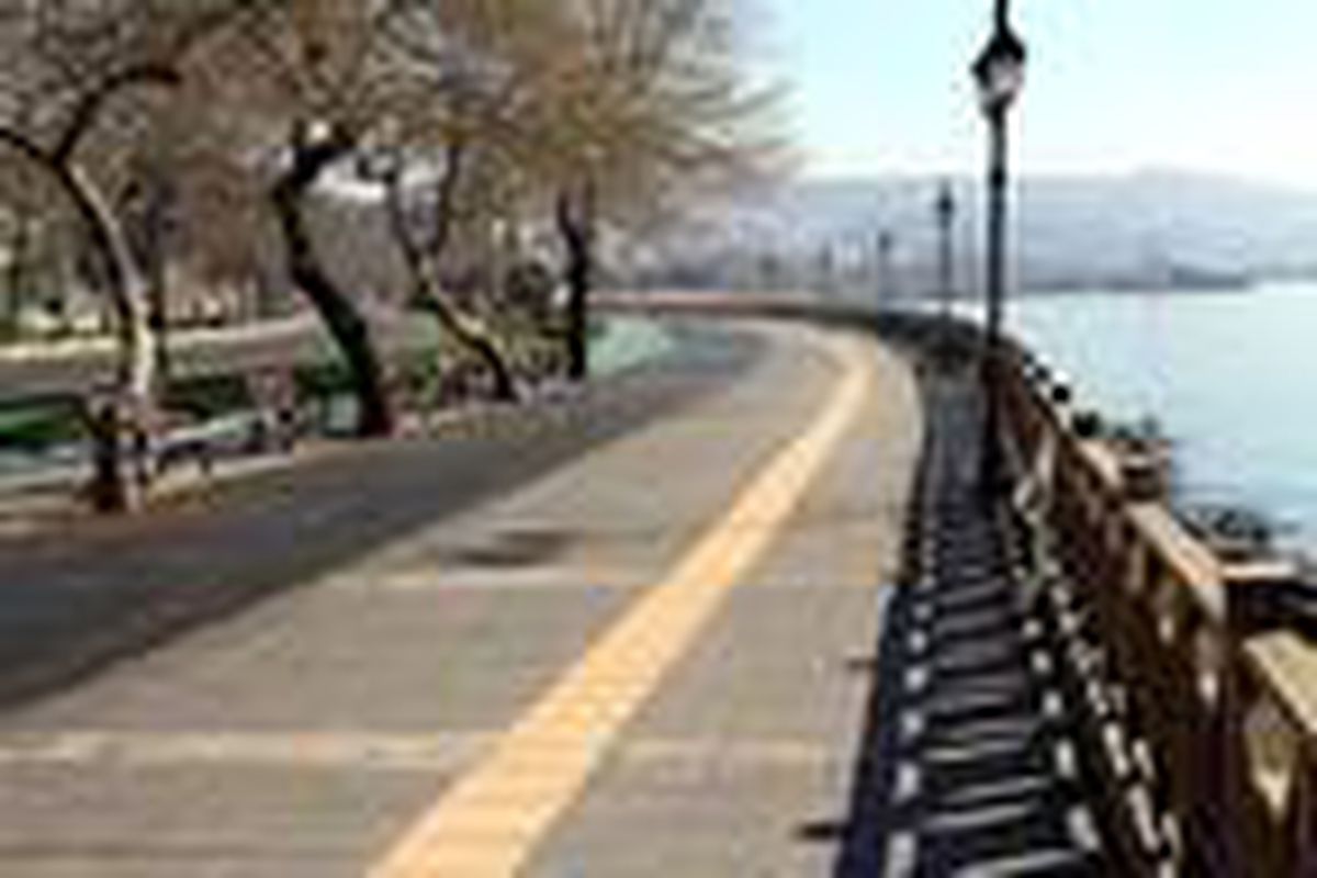 Tekirdağ\'da sahil ve sokaklar boş kaldı