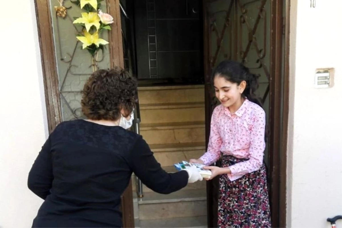 Vefa Sosyal Destek Grubu birimini arayarak okumak için kitap istedi