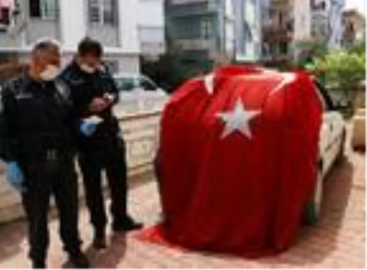 Yasağı ihlal edip sokağa çıkan, otomobille polisten kaçan 2 kişiye para cezası