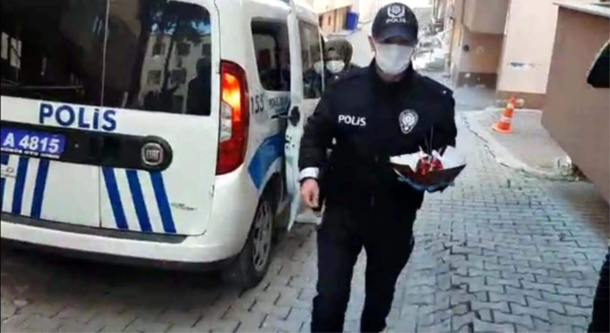 Bolu\'da polis ekiplerinden minik çocuğa doğum günü sürprizi