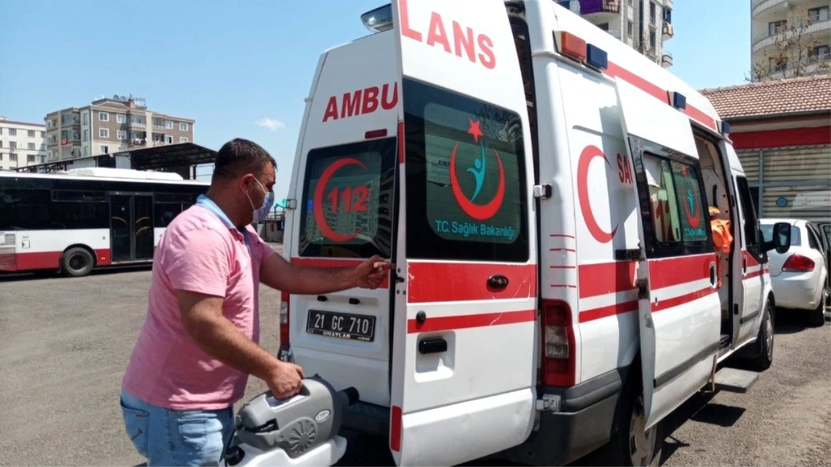 Diyarbakır\'da ambulans, otobüs ve kamu araçları dezenfekte ediliyor